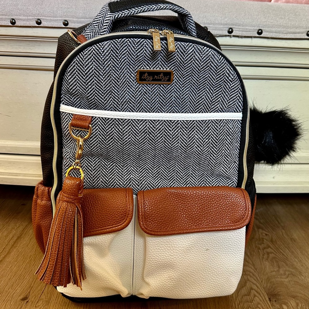 Itzy Ritzy Boss Plus Diaper Bag